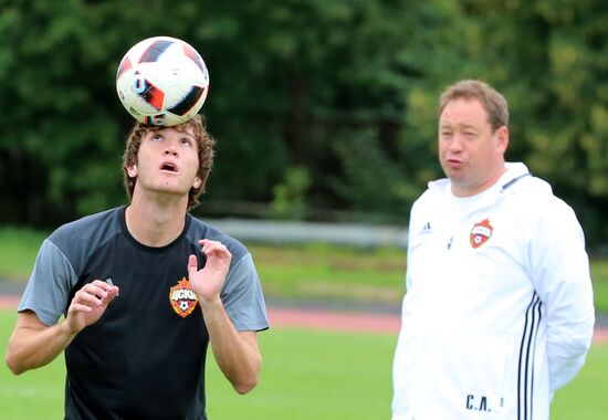 FC CSKA holds training session