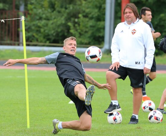 FC CSKA holds training session
