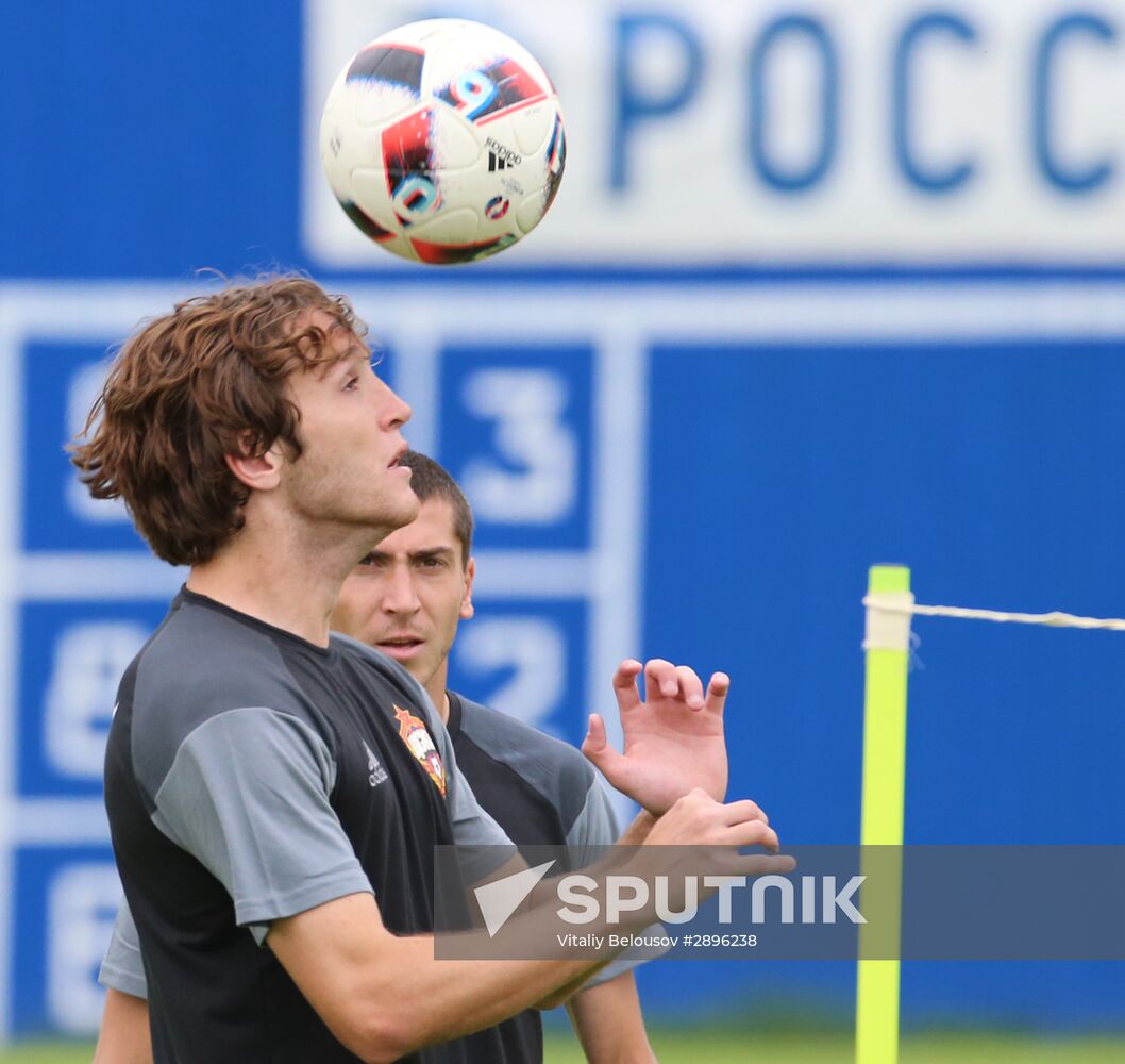 FC CSKA holds training session