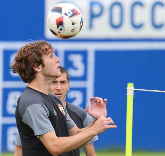 FC CSKA holds training session
