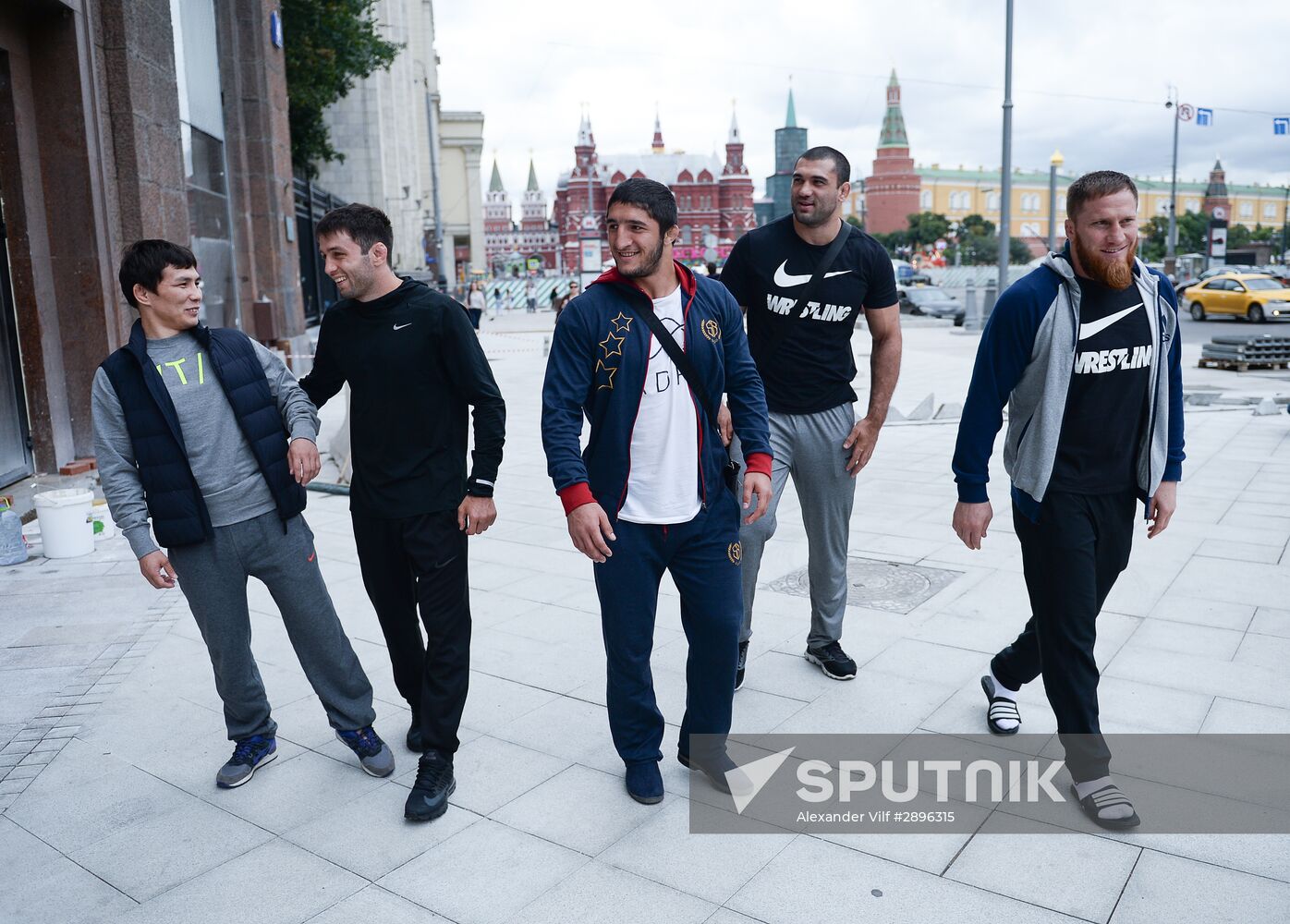 Russian Olympic track and field and freestyle wrestling teams receive outfits for 2016 Olympics