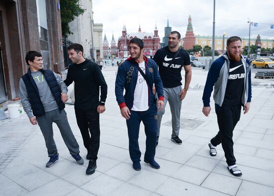 Russian Olympic track and field and freestyle wrestling teams receive outfits for 2016 Olympics