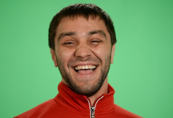 Russian Olympic track and field and freestyle wrestling teams receive outfits for 2016 Olympics