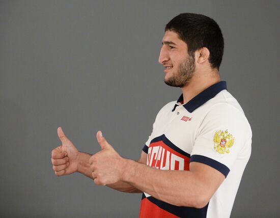 Russian Olympic track and field and freestyle wrestling teams receive outfits for 2016 Olympics