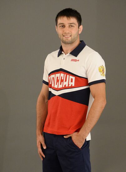 Russian Olympic track and field and freestyle wrestling teams receive outfits for 2016 Olympics
