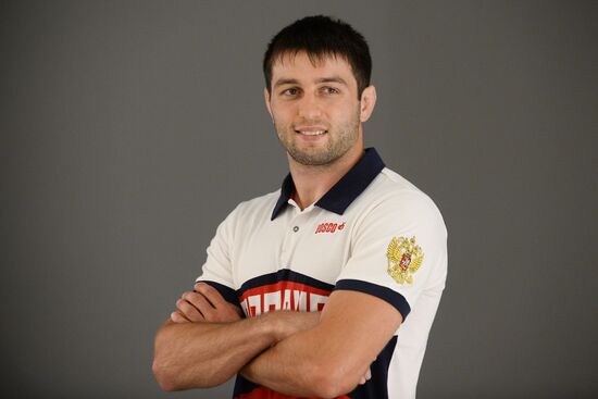 Russian Olympic track and field and freestyle wrestling teams receive outfits for 2016 Olympics