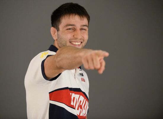 Russian Olympic track and field and freestyle wrestling teams receive outfits for 2016 Olympics