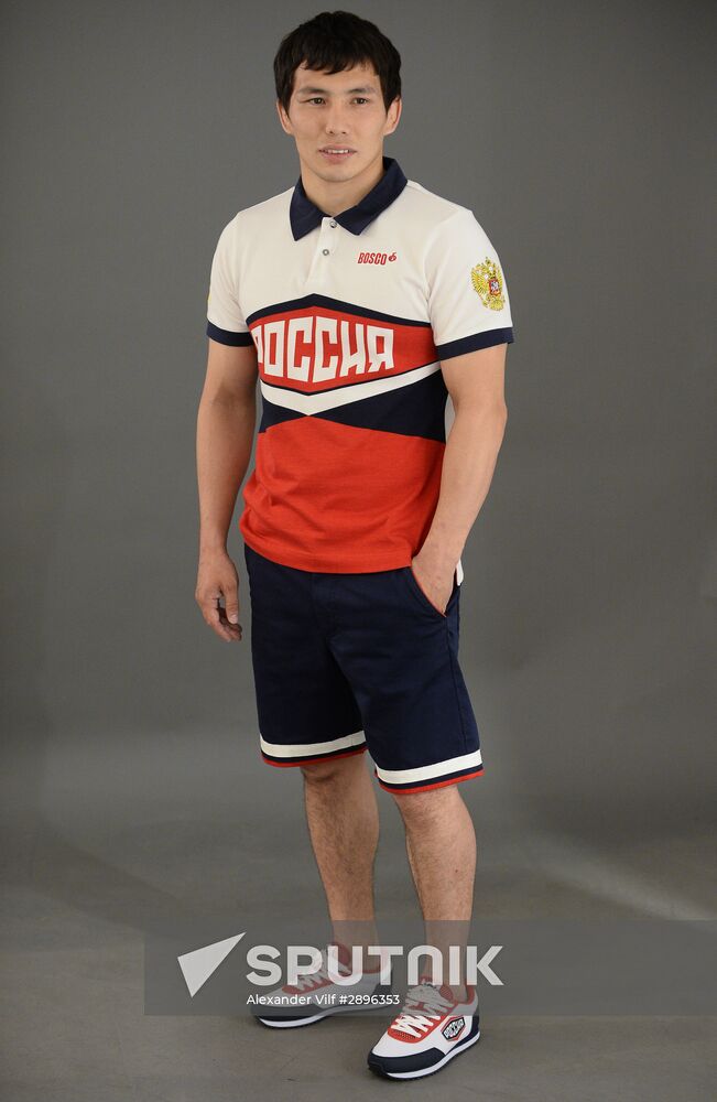 Russian Olympic track and field and freestyle wrestling teams receive outfits for 2016 Olympics