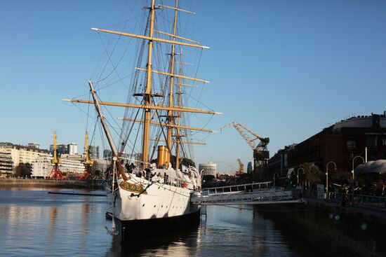 Cities of the world. Buenos Aires