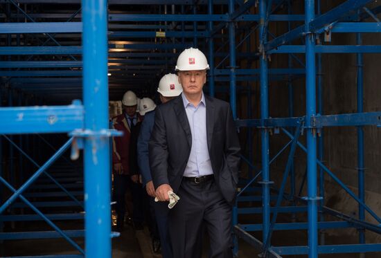 Moscow Mayor Sergei Sobyanin inspects construction of Kalininsko-Solntsevskaya metro line stations