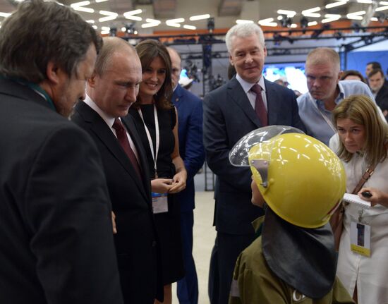 President Putin attends ASI meeting