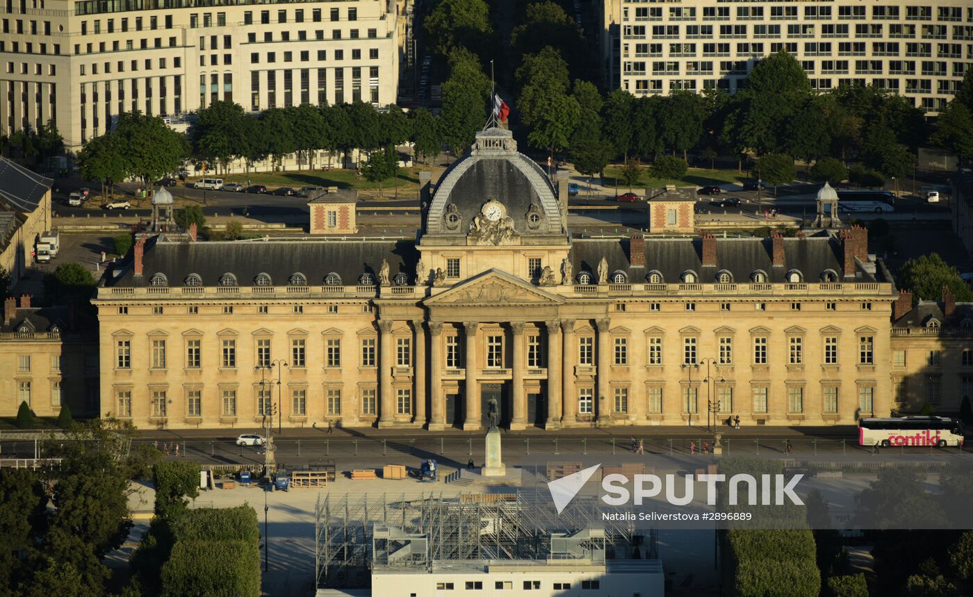 Cities of the world. Paris