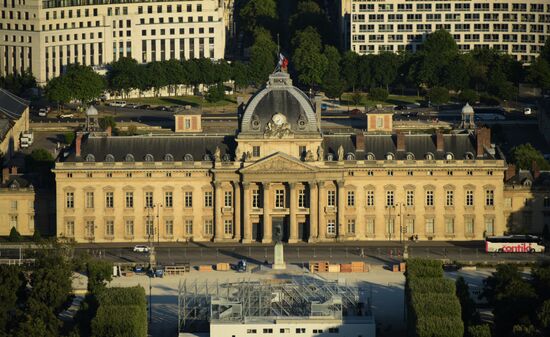 Cities of the world. Paris