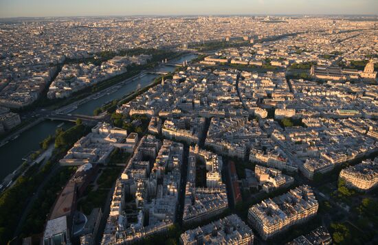 Cities of the world. Paris