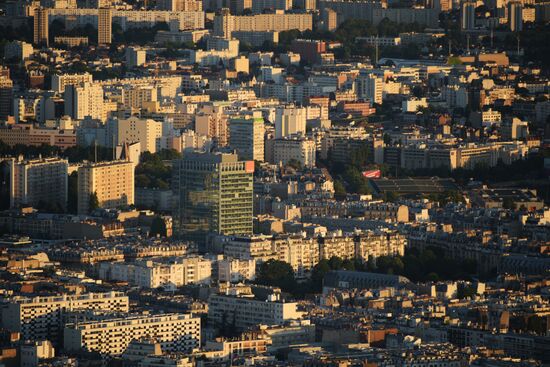 Cities of the world. Paris