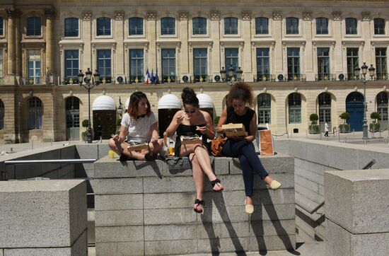 Cities of the world. Paris