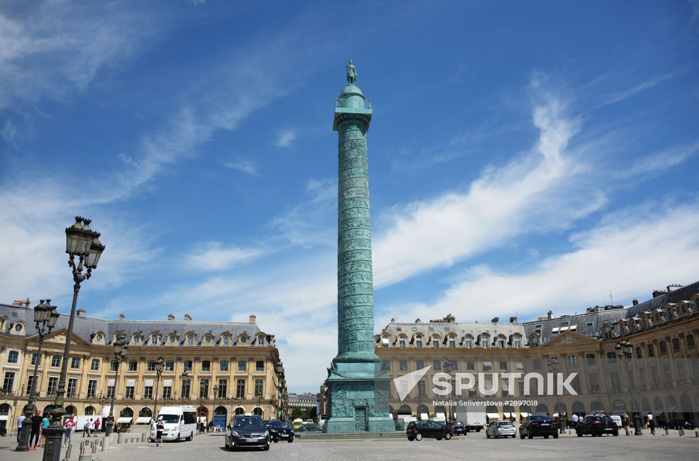 Cities of the world. Paris