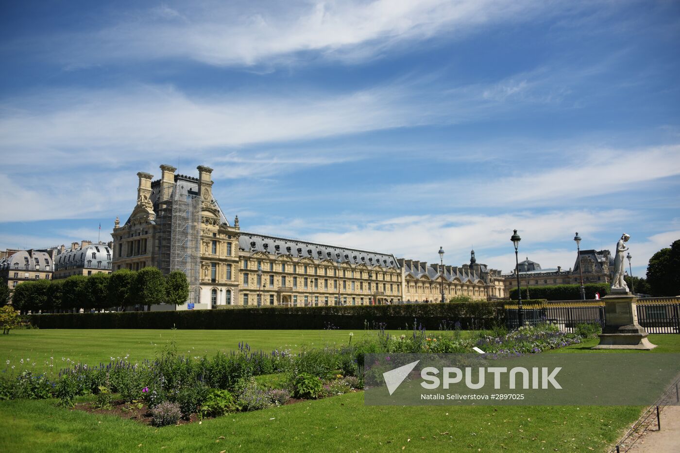 Cities of the world. Paris