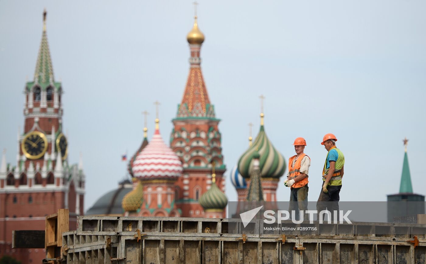 Moscow Mayor Sergei Sobyanin inspects Zaryadye and Luzhniki developments