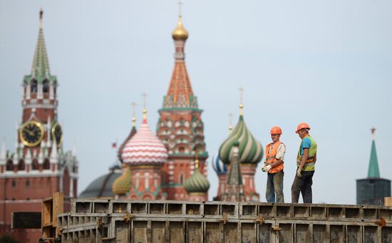 Moscow Mayor Sergei Sobyanin inspects Zaryadye and Luzhniki developments