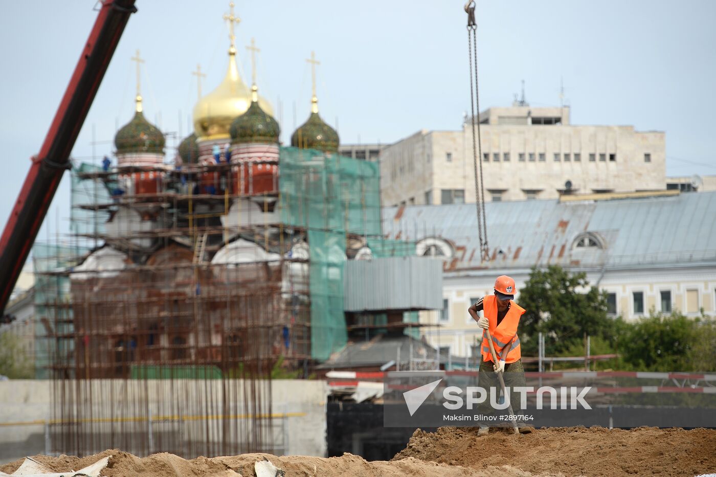 Moscow Mayor Sergei Sobyanin inspects Zaryadye and Luzhniki developments