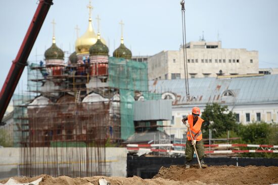 Moscow Mayor Sergei Sobyanin inspects Zaryadye and Luzhniki developments
