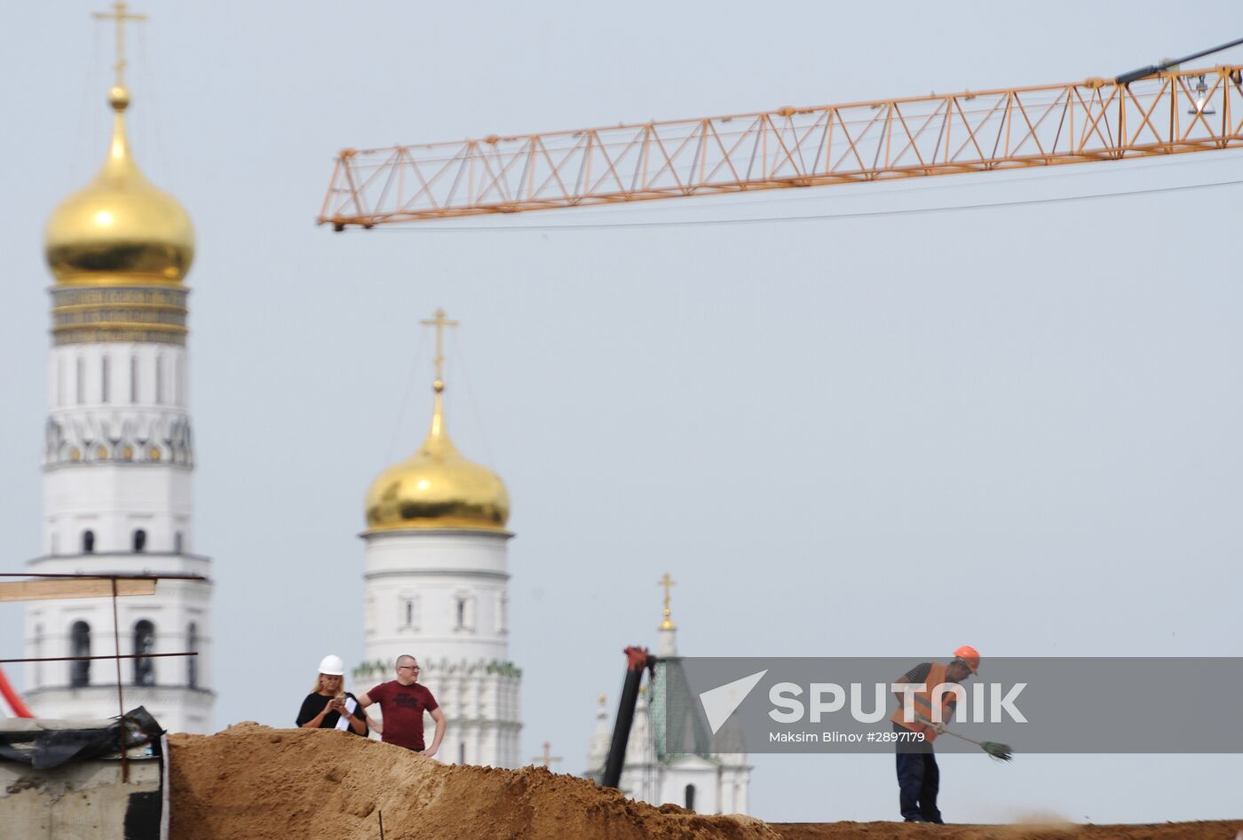 Moscow Mayor Sergei Sobyanin inspects Zaryadye and Luzhniki developments