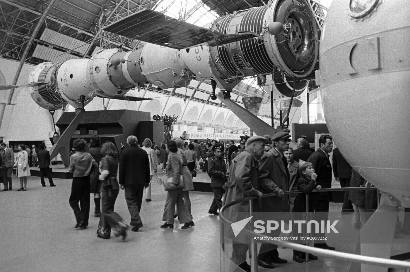 Saylut space station