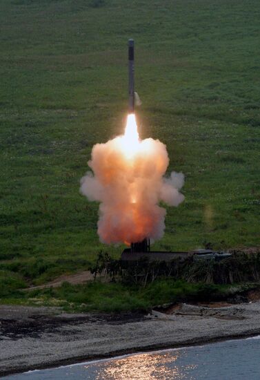 Pacific Fleet missile and artillery brigade holds drill