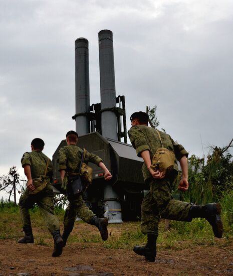 Pacific Fleet missile and artillery brigade holds drill