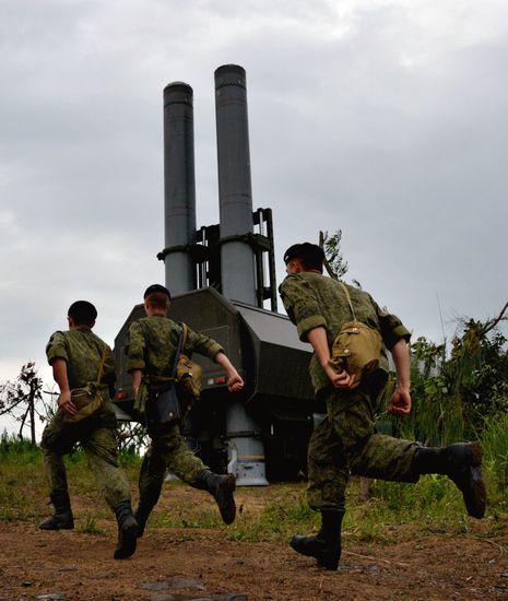Pacific Fleet missile and artillery brigade holds drill