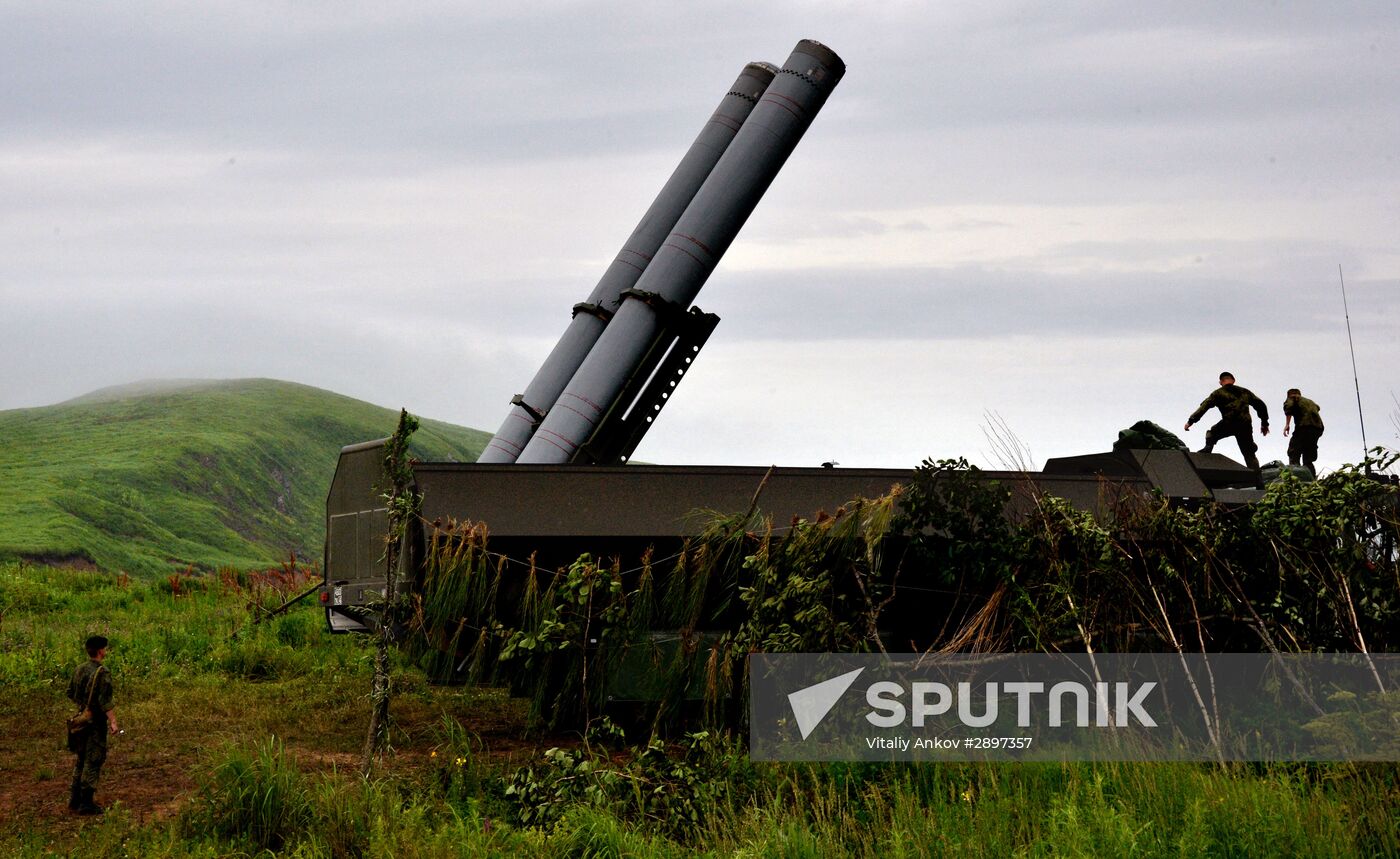 Pacific Fleet missile and artillery brigade holds drill