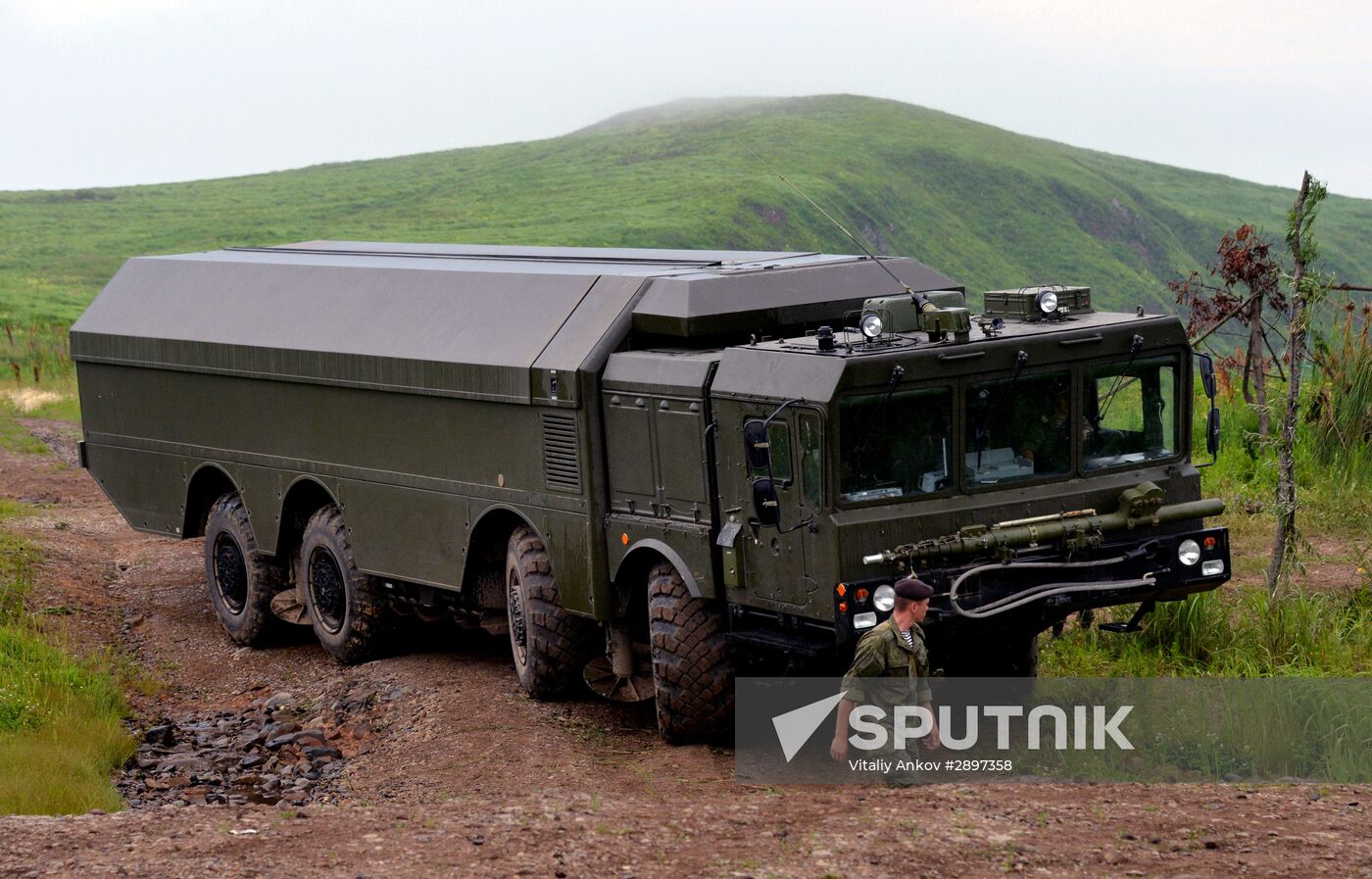 Pacific Fleet missile and artillery brigade holds drill