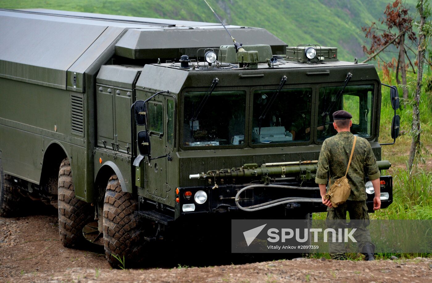 Pacific Fleet missile and artillery brigade holds drill