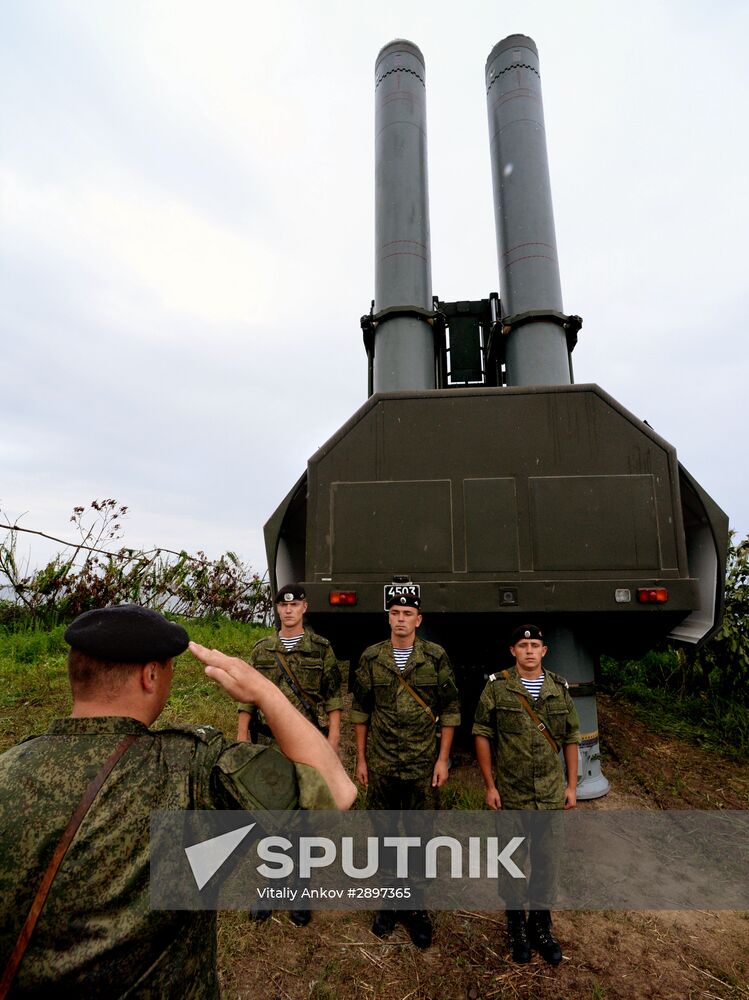 Pacific Fleet missile and artillery brigade holds drill