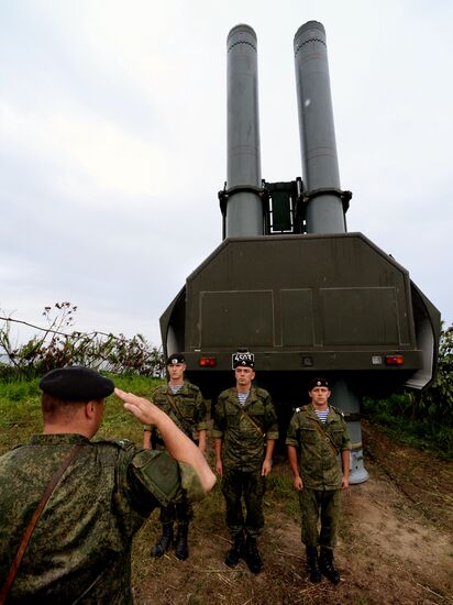 Pacific Fleet missile and artillery brigade holds drill