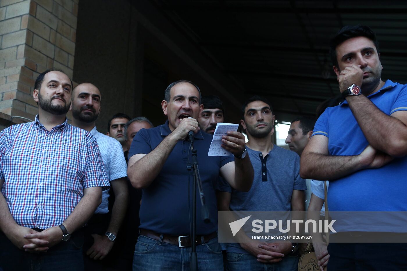Situation near police station seized in Yerevan