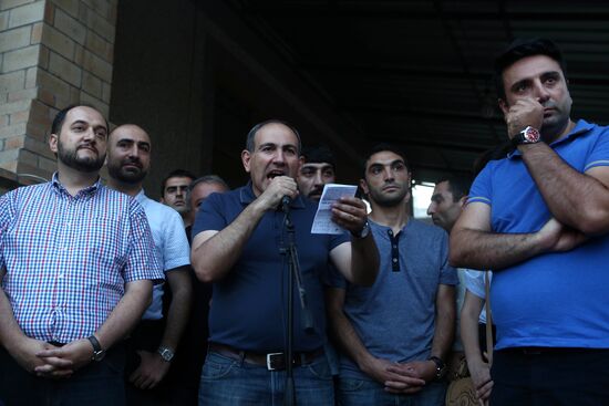 Situation near police station seized in Yerevan