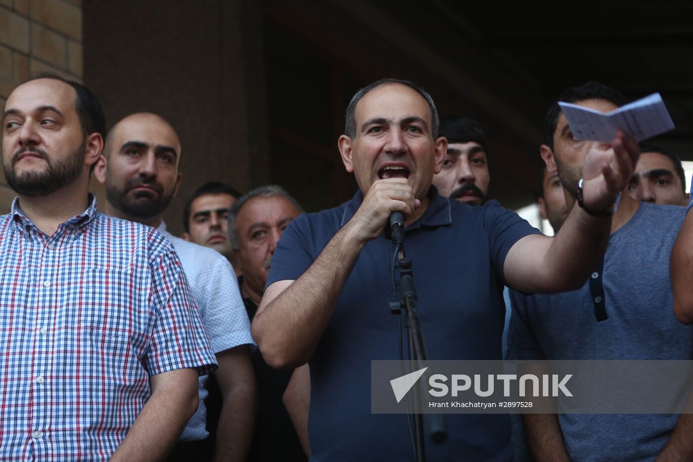 Situation near police station seized in Yerevan