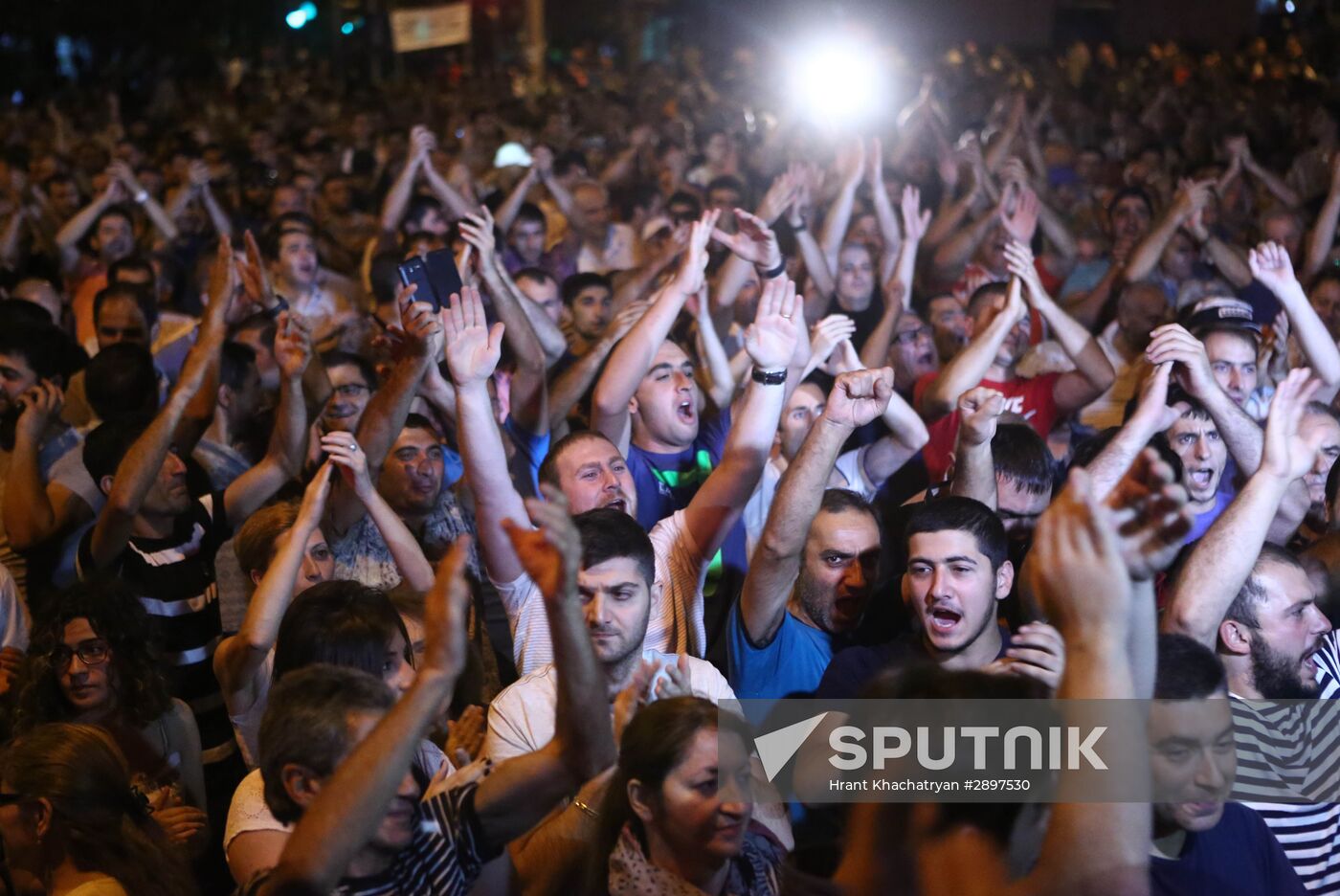 Situation near police station seized in Yerevan