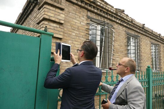 International observers arrive in Donetsk People's Republic