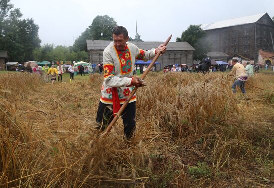 "I Am a Russian Peasant" festival