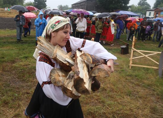 "I Am a Russian Peasant" festival
