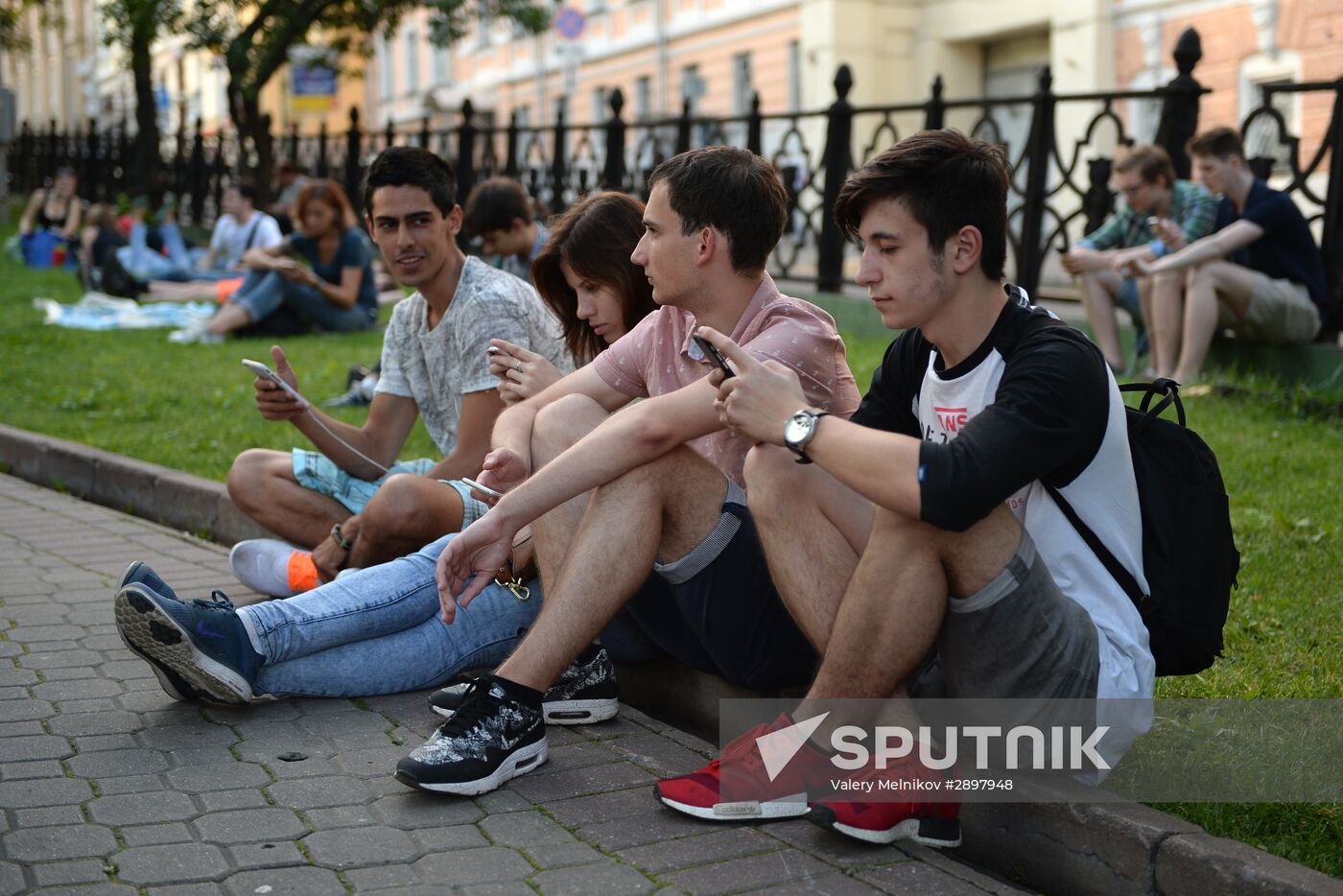 Pokemon Go players in Ilyinsky Park, Moscow