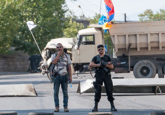 Journalists visit occupied territory of traffic police regiment in Yerevan