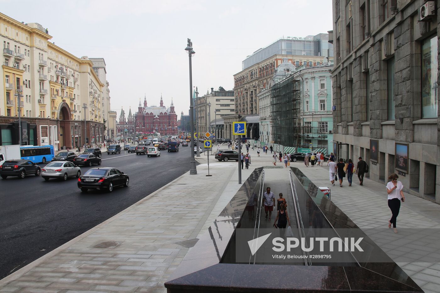 Moscow's Tverskaya Street re-opened after improvement works