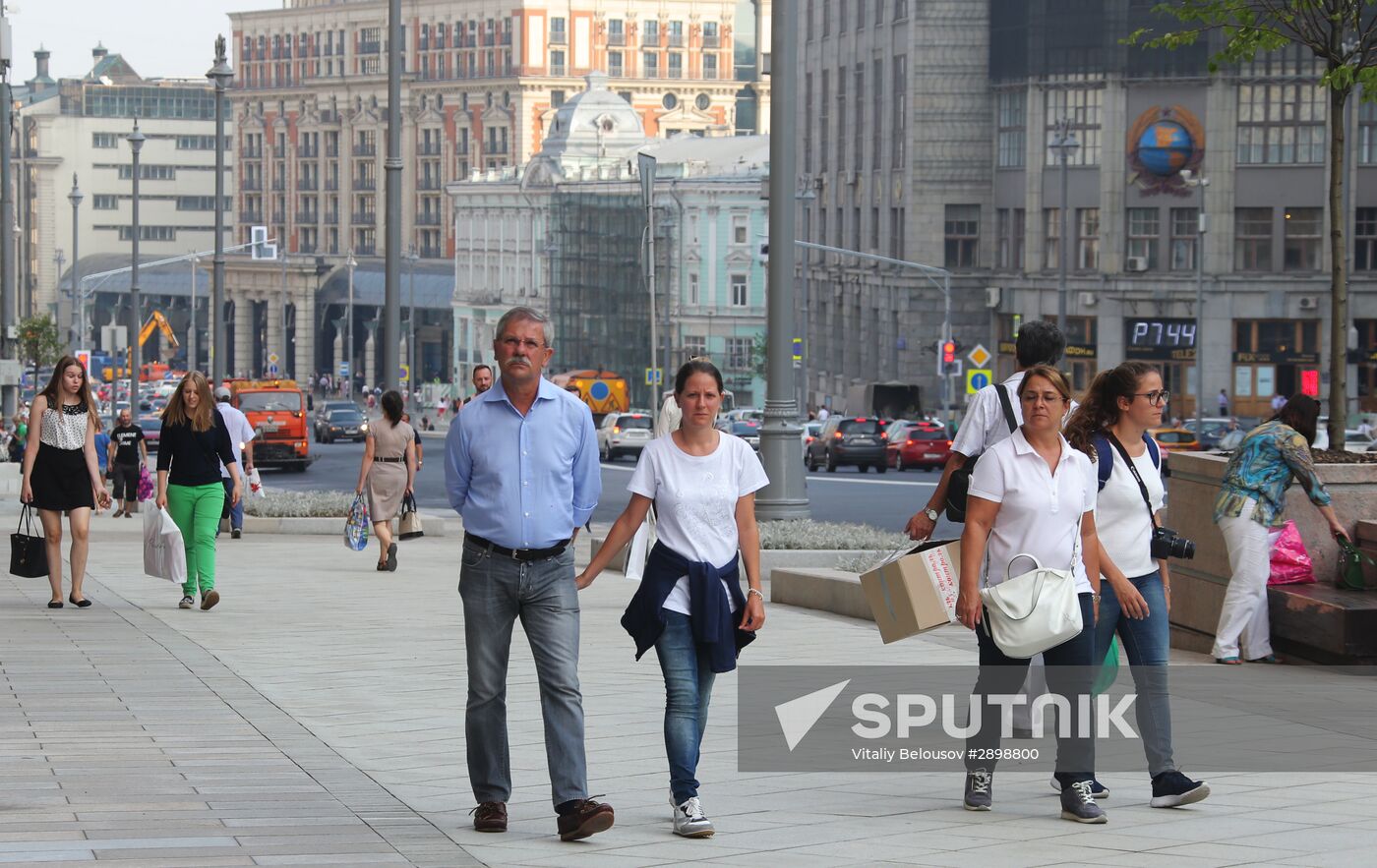 Moscow's Tverskaya Street re-opened after improvement works