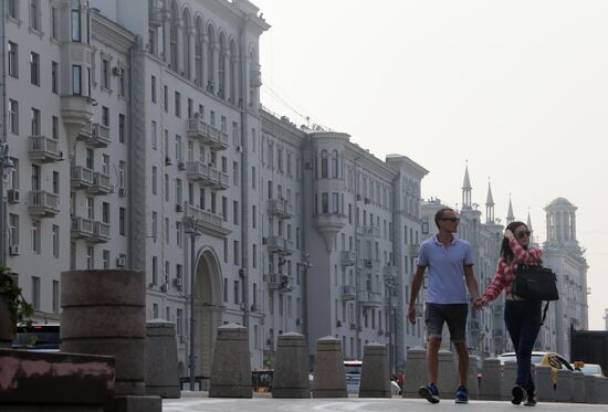 Moscow's Tverskaya Street re-opened after improvement works