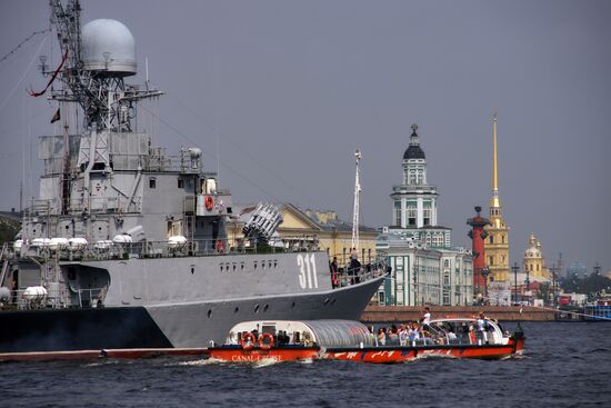 Warships enter the Neva River to take part in Russian Navy Day parade