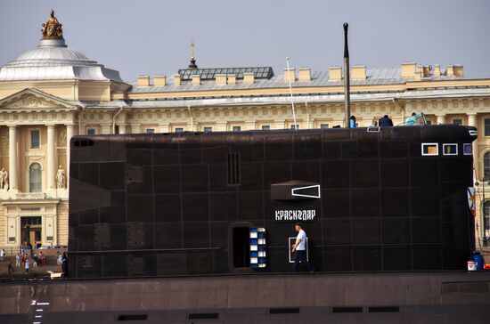 Warships enter the Neva River to take part in Russian Navy Day parade